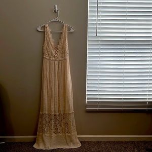 Forever 21 dress. Size small. Worn once for a photo shoot.